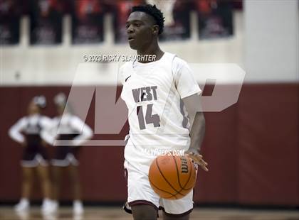Thumbnail 1 in Collinsville @ Belleville West photogallery.