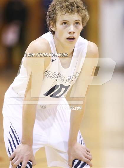 Thumbnail 3 in Clovis East vs. Manteca photogallery.