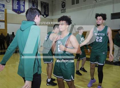 Thumbnail 1 in Clovis East vs. Manteca photogallery.