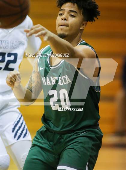 Thumbnail 1 in Clovis East vs. Manteca photogallery.