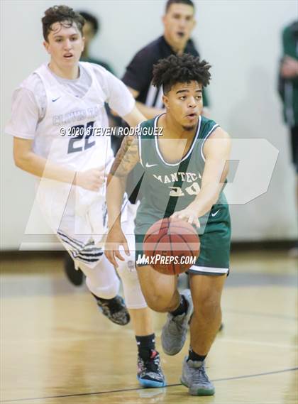 Thumbnail 1 in Clovis East vs. Manteca photogallery.