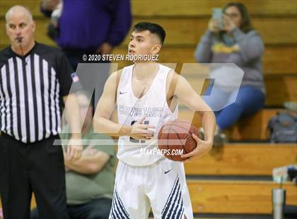 Thumbnail 3 in Clovis East vs. Manteca photogallery.