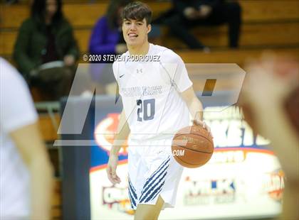Thumbnail 3 in Clovis East vs. Manteca photogallery.
