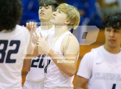 Thumbnail 2 in Clovis East vs. Manteca photogallery.