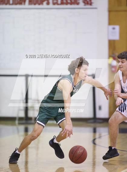 Thumbnail 2 in Clovis East vs. Manteca photogallery.