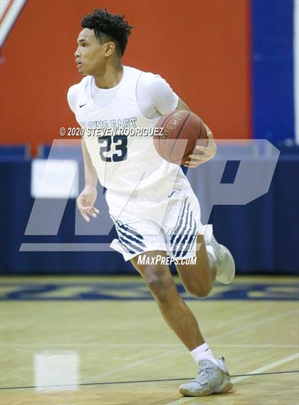 Thumbnail 1 in Clovis East vs. Manteca photogallery.