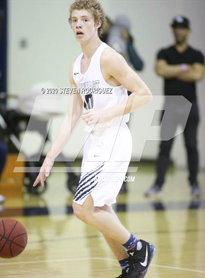 Thumbnail 2 in Clovis East vs. Manteca photogallery.