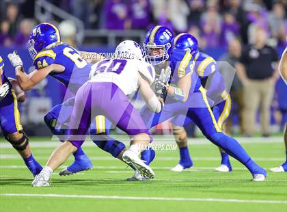 Thumbnail 2 in Brock vs. Mount Vernon (UIL 3A DI Semifinal) photogallery.