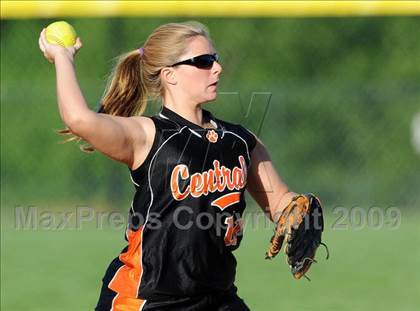 Thumbnail 1 in Lebanon vs Central York (PIAA District 3 Playoffs) photogallery.