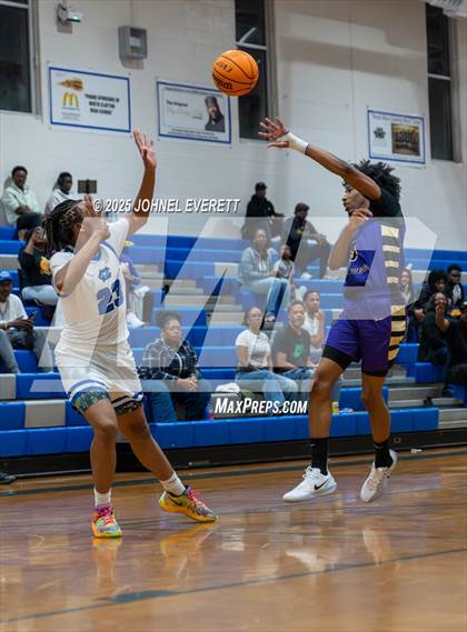 Thumbnail 3 in East Coweta @ North Clayton (Scrimmage) photogallery.