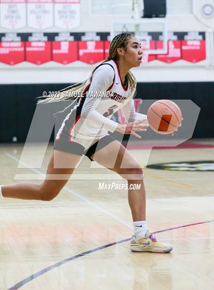 Thumbnail 1 in Village Christian @ Harvard-Westlake (Harvard-Westlake Tournament) photogallery.