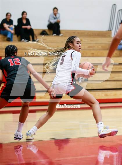 Thumbnail 2 in Village Christian @ Harvard-Westlake (Harvard-Westlake Tournament) photogallery.