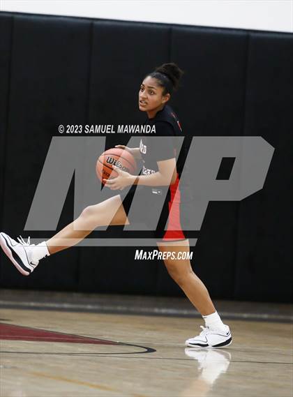 Thumbnail 1 in Village Christian @ Harvard-Westlake (Harvard-Westlake Tournament) photogallery.