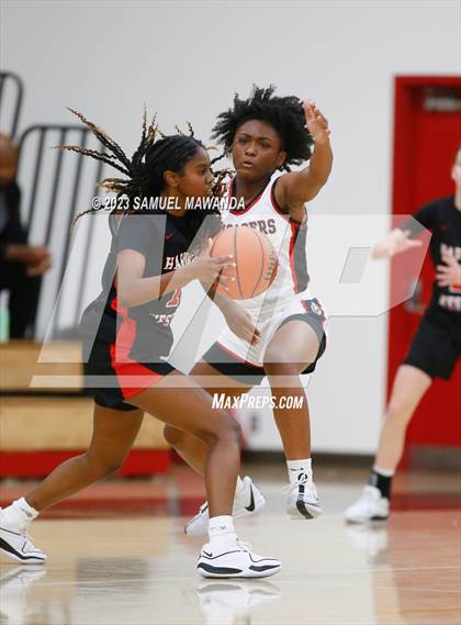Thumbnail 2 in Village Christian @ Harvard-Westlake (Harvard-Westlake Tournament) photogallery.