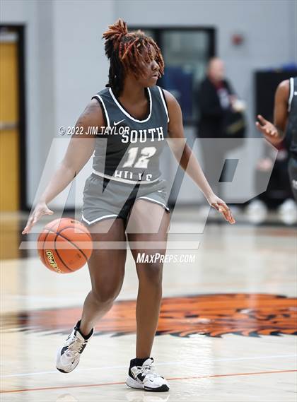 Thumbnail 2 in Iowa Park vs South Hills (Chicken Express Lady Porcupine Invitational) photogallery.