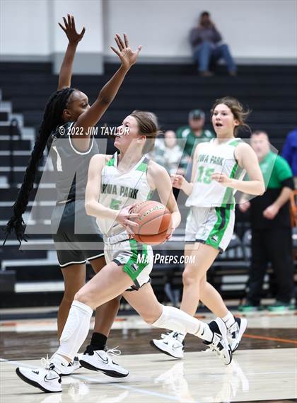 Thumbnail 2 in Iowa Park vs South Hills (Chicken Express Lady Porcupine Invitational) photogallery.