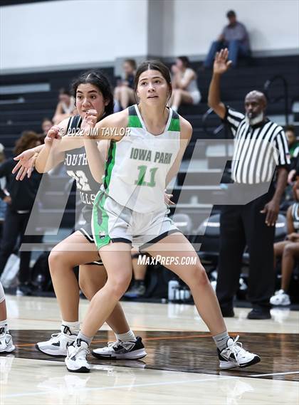 Thumbnail 3 in Iowa Park vs South Hills (Chicken Express Lady Porcupine Invitational) photogallery.