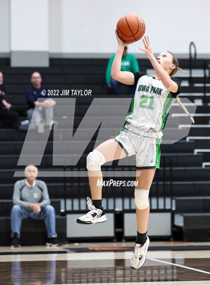 Thumbnail 3 in Iowa Park vs South Hills (Chicken Express Lady Porcupine Invitational) photogallery.