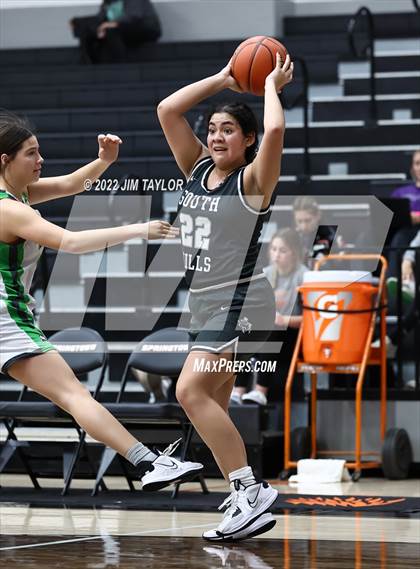Thumbnail 2 in Iowa Park vs South Hills (Chicken Express Lady Porcupine Invitational) photogallery.