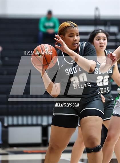 Thumbnail 2 in Iowa Park vs South Hills (Chicken Express Lady Porcupine Invitational) photogallery.