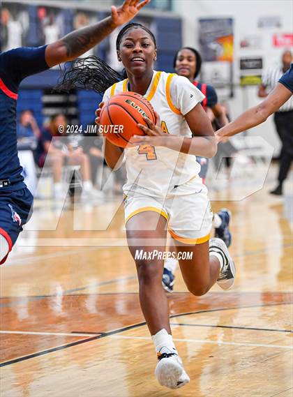 Thumbnail 1 in La Vega vs Madisonville (UIL 4A Reg III Final) photogallery.