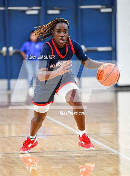 Thumbnail 2 in La Vega vs Madisonville (UIL 4A Reg III Final) photogallery.