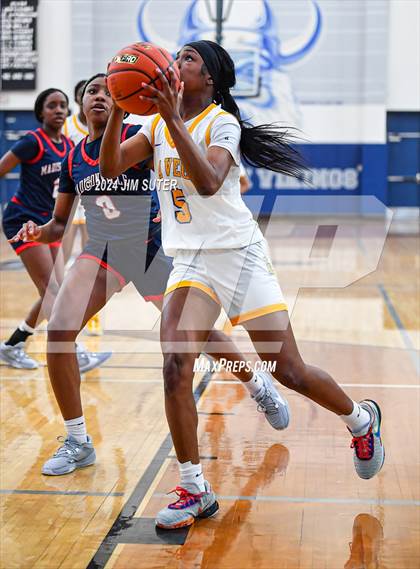 Thumbnail 1 in La Vega vs Madisonville (UIL 4A Reg III Final) photogallery.