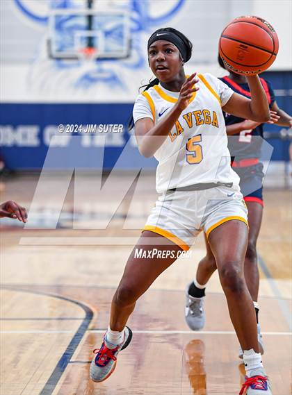 Thumbnail 3 in La Vega vs Madisonville (UIL 4A Reg III Final) photogallery.
