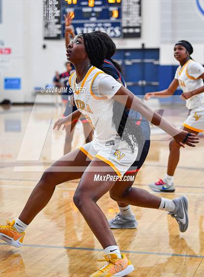 Thumbnail 2 in La Vega vs Madisonville (UIL 4A Reg III Final) photogallery.