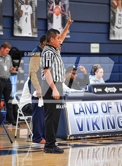 Thumbnail 2 in La Vega vs Madisonville (UIL 4A Reg III Final) photogallery.