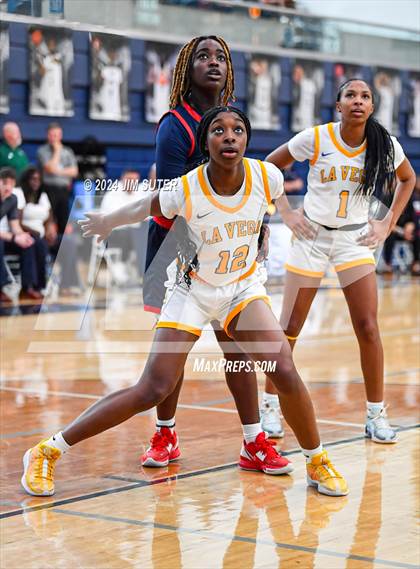 Thumbnail 1 in La Vega vs Madisonville (UIL 4A Reg III Final) photogallery.