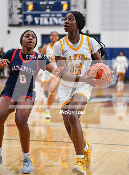 Thumbnail 3 in La Vega vs Madisonville (UIL 4A Reg III Final) photogallery.