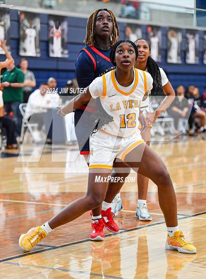 Thumbnail 3 in La Vega vs Madisonville (UIL 4A Reg III Final) photogallery.