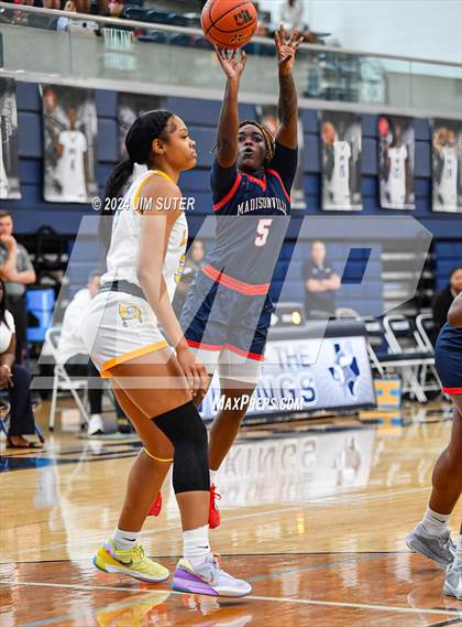 Thumbnail 2 in La Vega vs Madisonville (UIL 4A Reg III Final) photogallery.