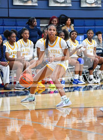 Thumbnail 2 in La Vega vs Madisonville (UIL 4A Reg III Final) photogallery.