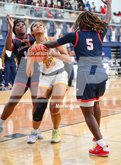 Thumbnail 3 in La Vega vs Madisonville (UIL 4A Reg III Final) photogallery.