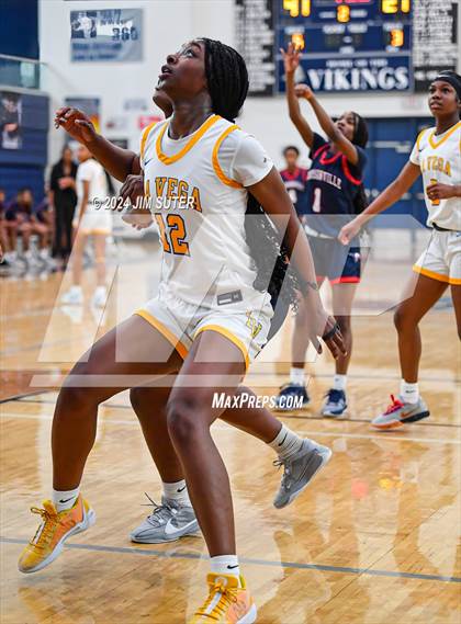 Thumbnail 3 in La Vega vs Madisonville (UIL 4A Reg III Final) photogallery.