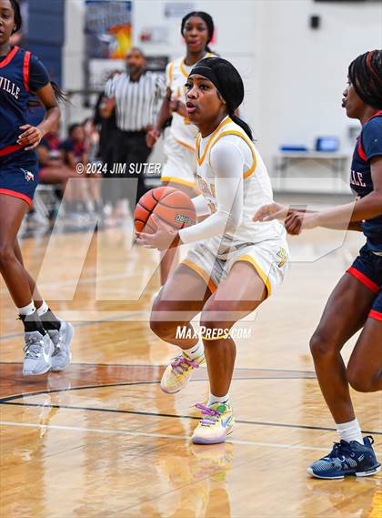 Thumbnail 2 in La Vega vs Madisonville (UIL 4A Reg III Final) photogallery.