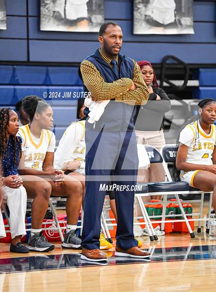 Thumbnail 2 in La Vega vs Madisonville (UIL 4A Reg III Final) photogallery.