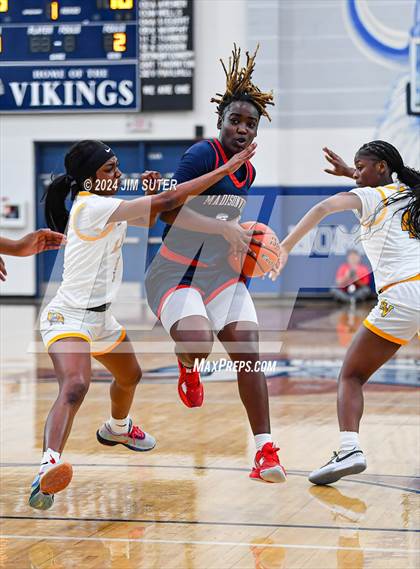 Thumbnail 2 in La Vega vs Madisonville (UIL 4A Reg III Final) photogallery.