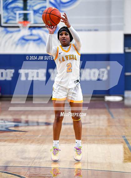 Thumbnail 1 in La Vega vs Madisonville (UIL 4A Reg III Final) photogallery.