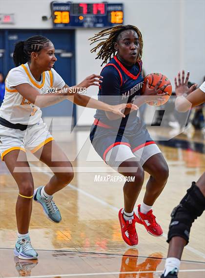 Thumbnail 1 in La Vega vs Madisonville (UIL 4A Reg III Final) photogallery.