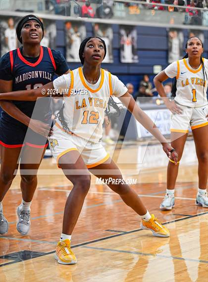 Thumbnail 2 in La Vega vs Madisonville (UIL 4A Reg III Final) photogallery.