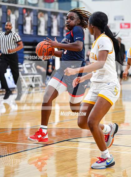 Thumbnail 3 in La Vega vs Madisonville (UIL 4A Reg III Final) photogallery.