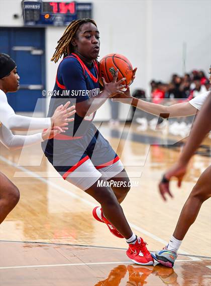 Thumbnail 3 in La Vega vs Madisonville (UIL 4A Reg III Final) photogallery.