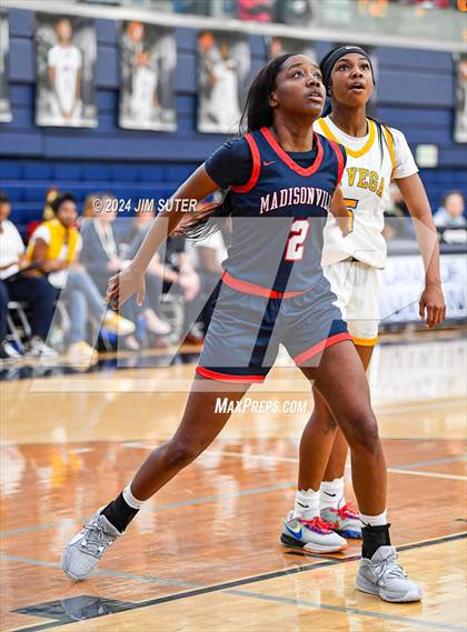 Thumbnail 2 in La Vega vs Madisonville (UIL 4A Reg III Final) photogallery.