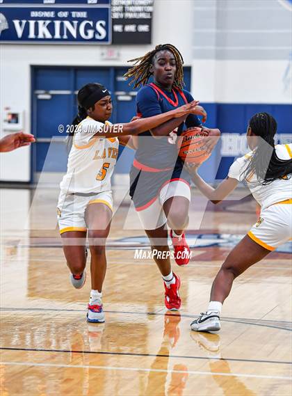 Thumbnail 3 in La Vega vs Madisonville (UIL 4A Reg III Final) photogallery.