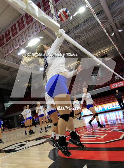 Thumbnail 2 in Carrboro vs. Maiden (NCHSAA 2A Final) photogallery.