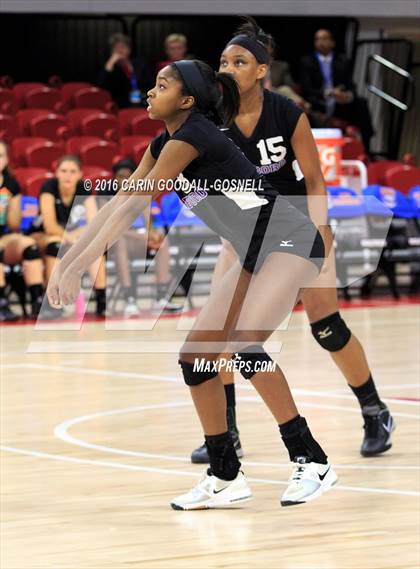 Thumbnail 1 in Carrboro vs. Maiden (NCHSAA 2A Final) photogallery.