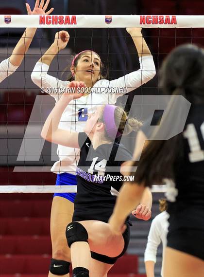 Thumbnail 3 in Carrboro vs. Maiden (NCHSAA 2A Final) photogallery.